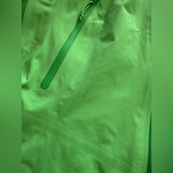 Arcteryx Beta AR in Rare Color | Goretex PRO | women’s L - Picture 6 of 13